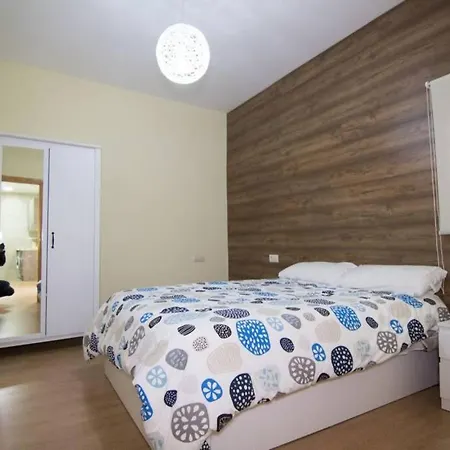 アパート Infantes